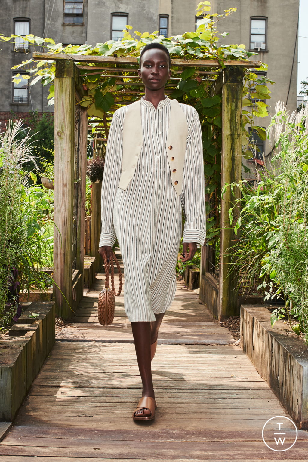 Fashion Week New York Spring/Summer 2021 look 25 from the Michael Kors Collection collection womenswear