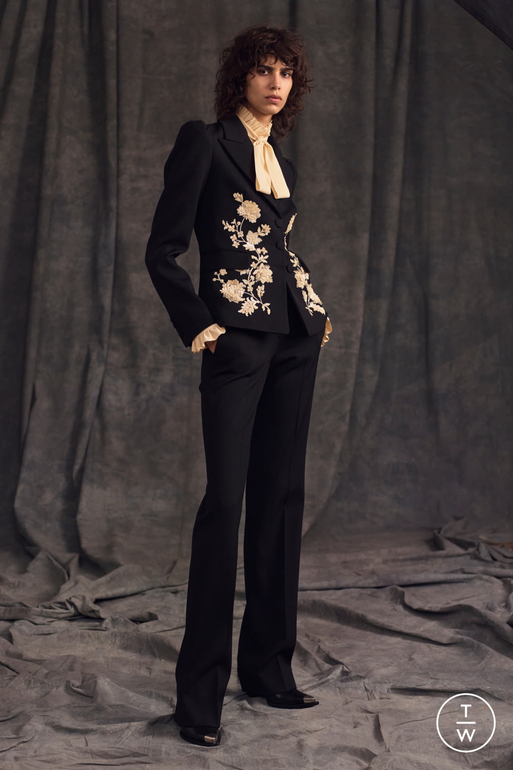 Fashion Week New York Pre-Fall 2020 look 36 from the Michael Kors Collection collection womenswear