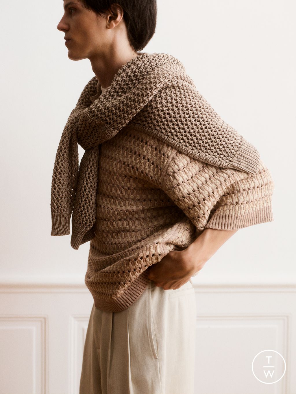 Fashion Week Paris Spring/Summer 2026 look 8 de la collection Maison Kitsuné menswear