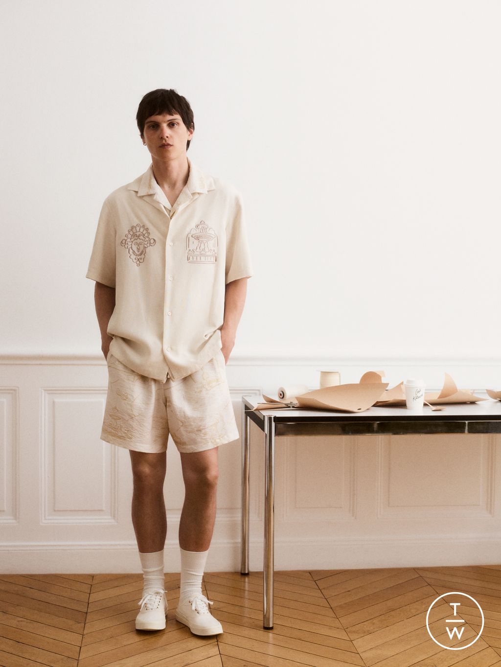 Fashion Week Paris Spring/Summer 2026 look 13 from the Maison Kitsuné collection menswear