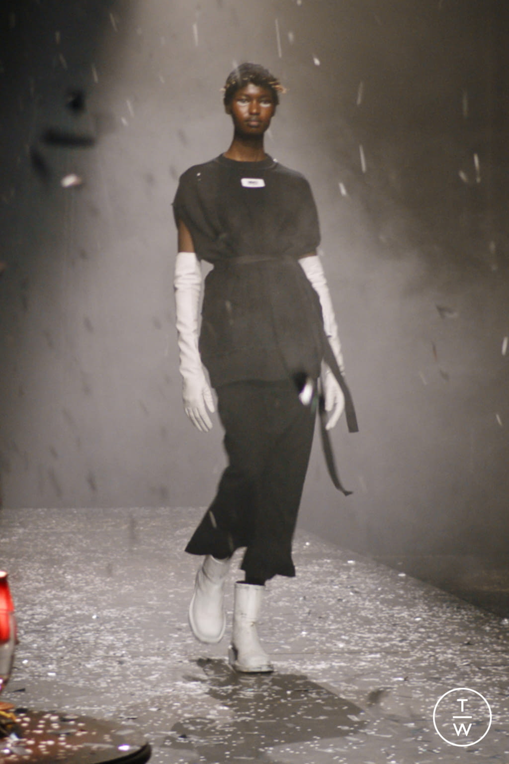 Fashion Week Milan Fall/Winter 2021 look 11 from the MM6 Maison Margiela collection womenswear