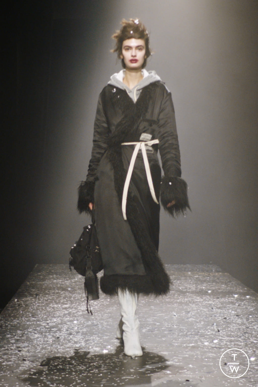 Fashion Week Milan Fall/Winter 2021 look 13 from the MM6 Maison Margiela collection womenswear