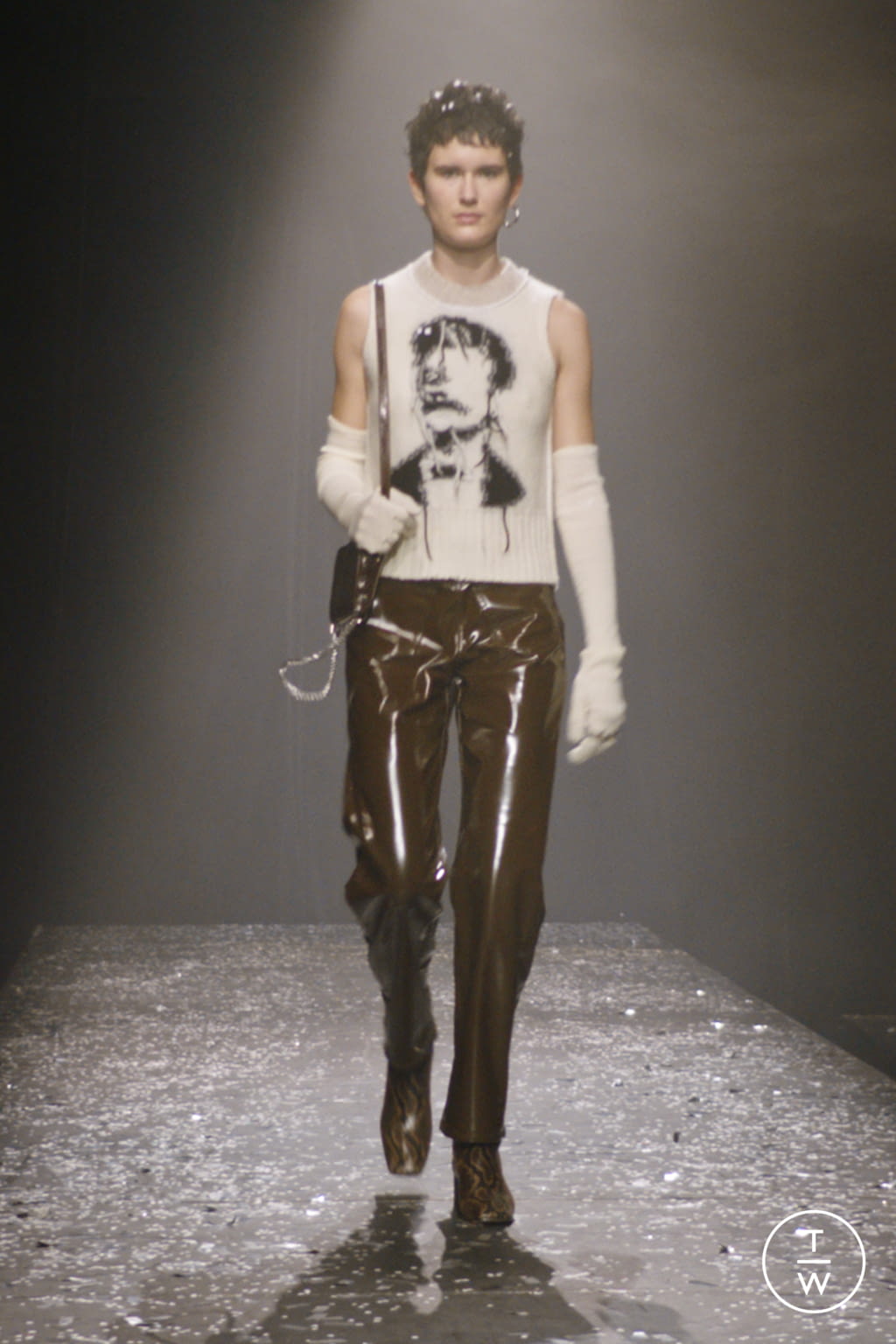 Fashion Week Milan Fall/Winter 2021 look 20 from the MM6 Maison Margiela collection womenswear