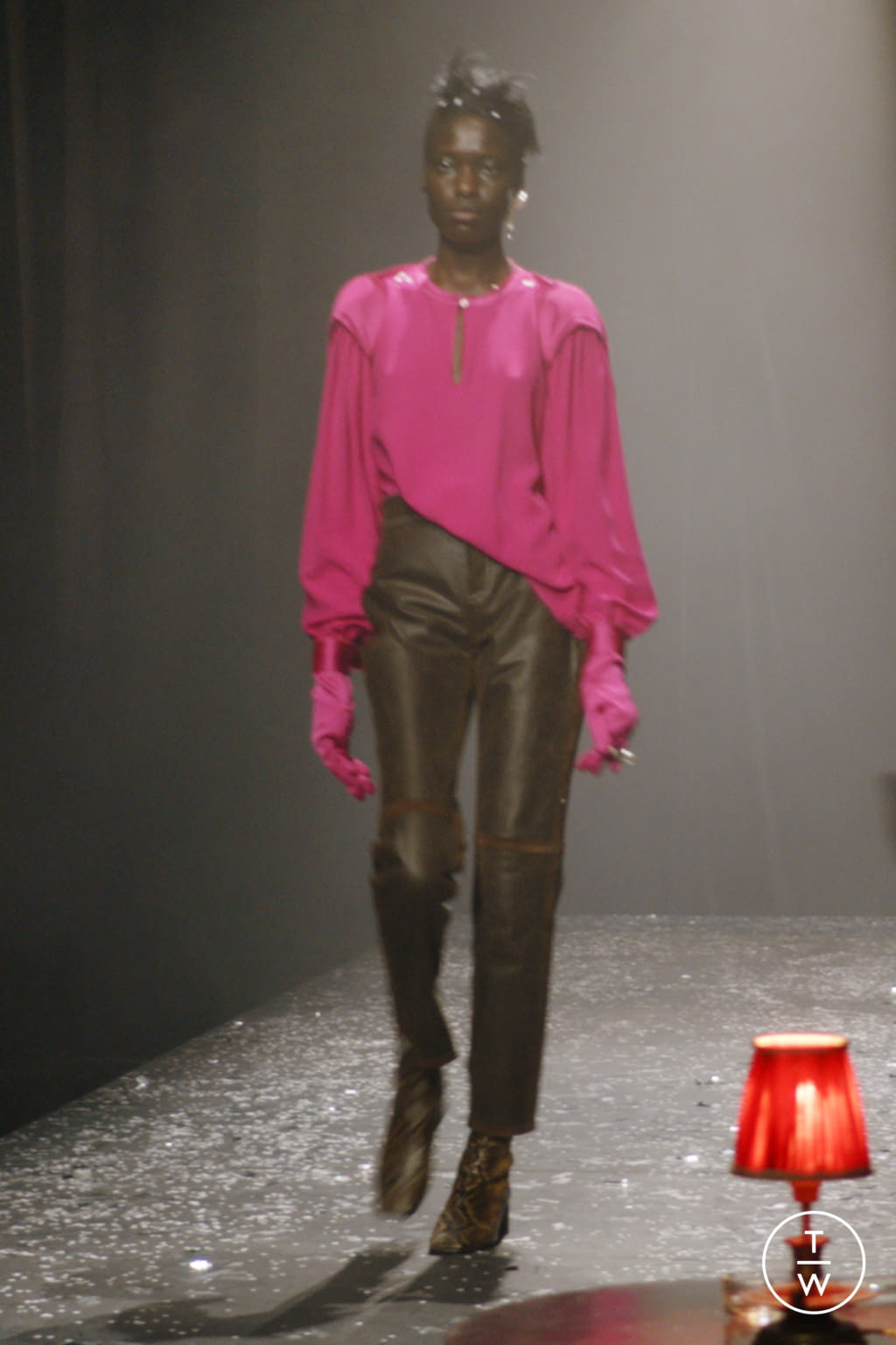 Fashion Week Milan Fall/Winter 2021 look 8 from the MM6 Maison Margiela collection womenswear