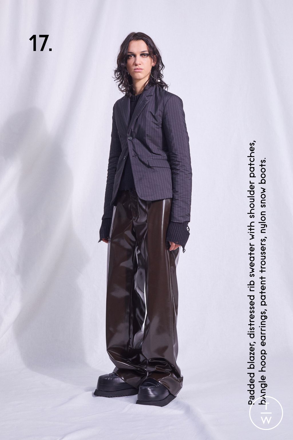 Fashion Week Milan Pre-Fall 2023 look 17 from the MM6 collection womenswear