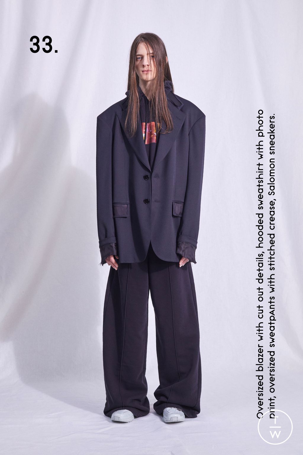 Fashion Week Milan Pre-Fall 2023 look 33 from the MM6 collection womenswear