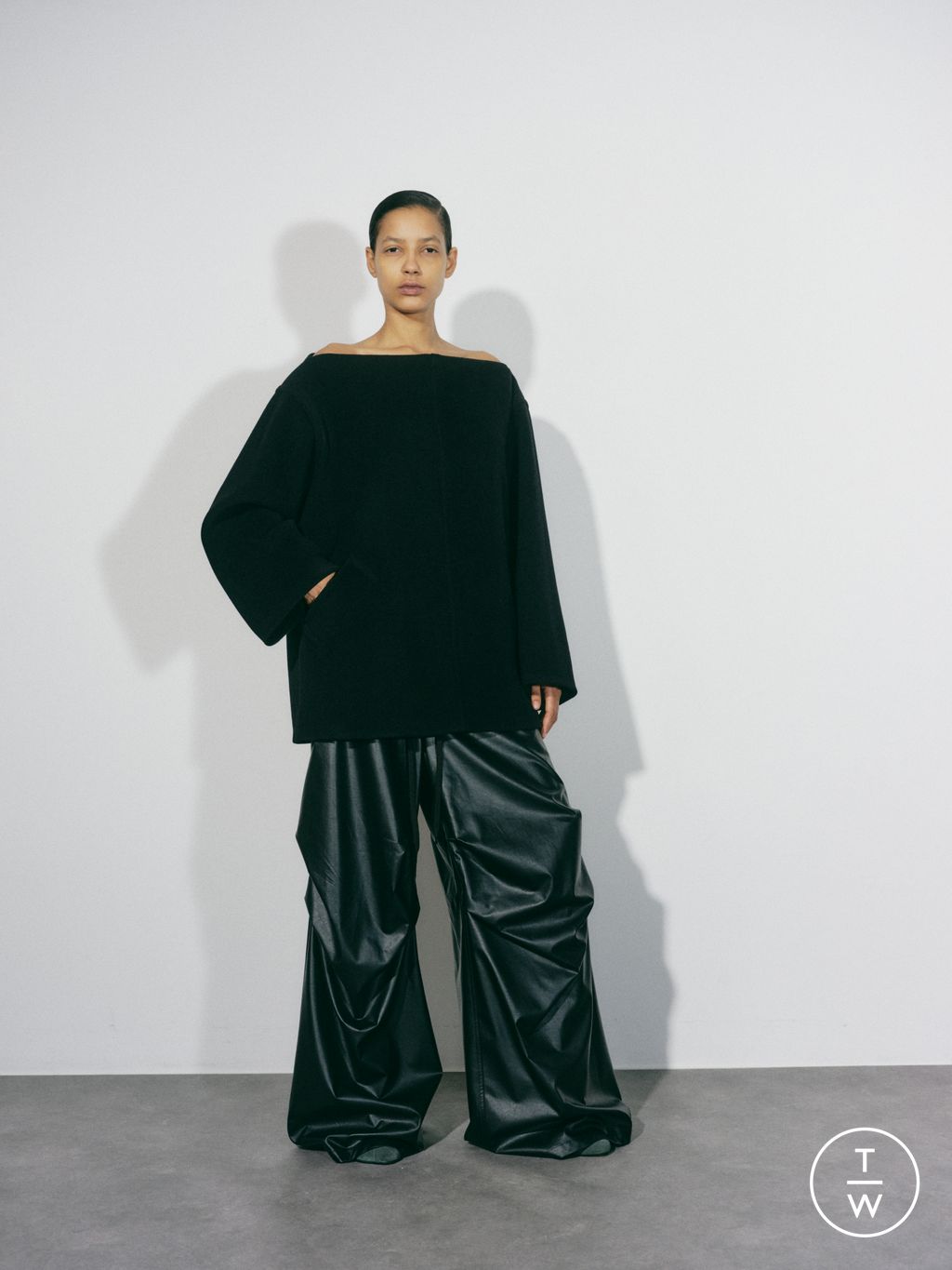 Fashion Week Milan Pre-Fall 2024 look 8 from the MM6 collection womenswear