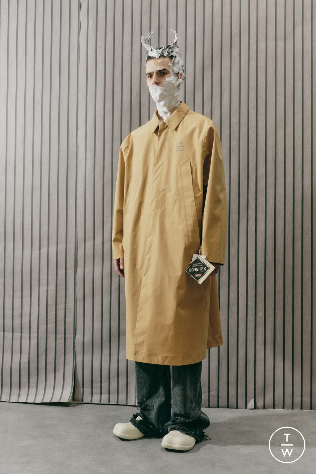 Fashion Week Milan Pre-Fall 2024 look 14 from the MM6 collection womenswear