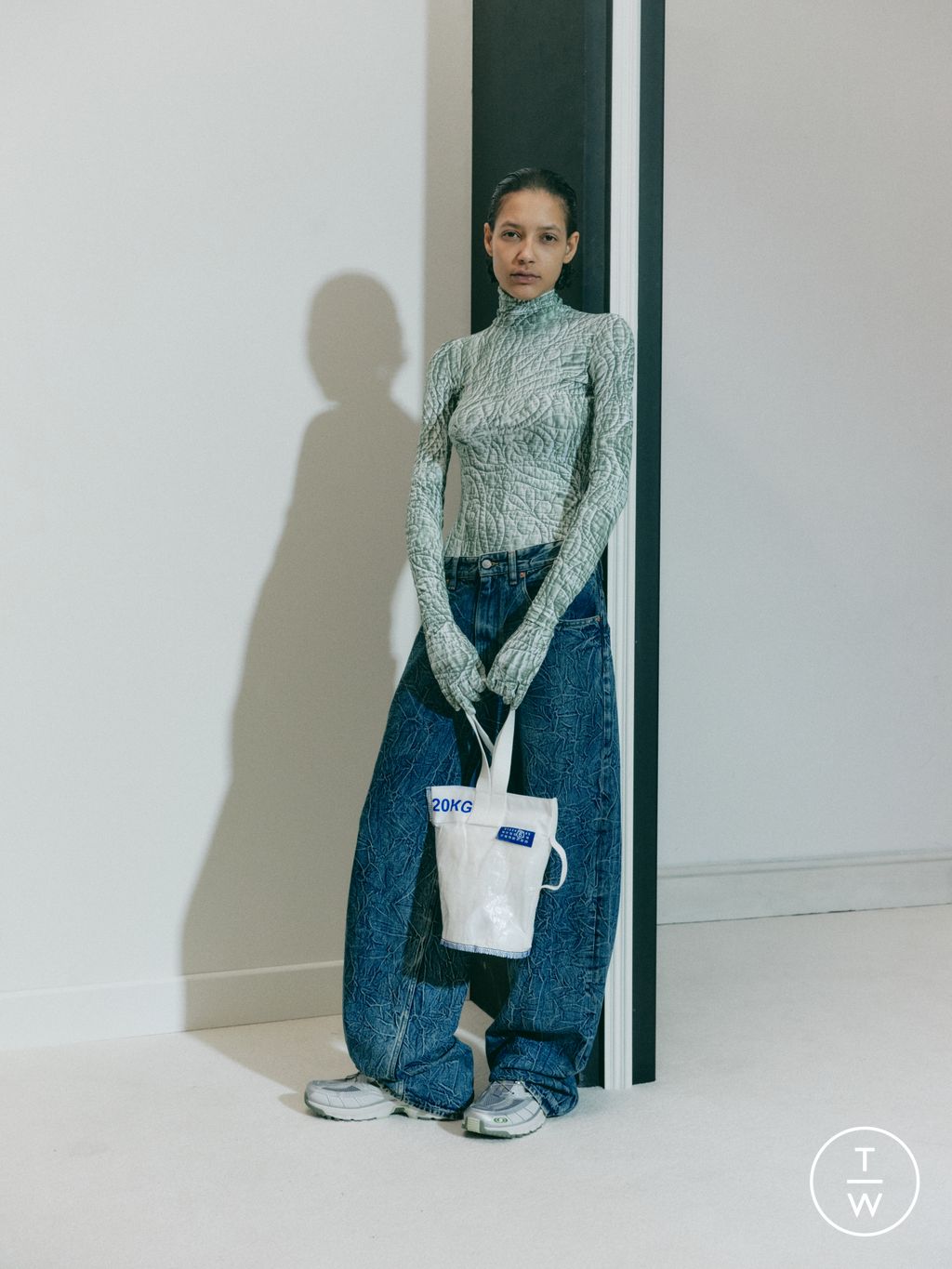 Fashion Week Milan Pre-Fall 2024 look 24 from the MM6 collection womenswear