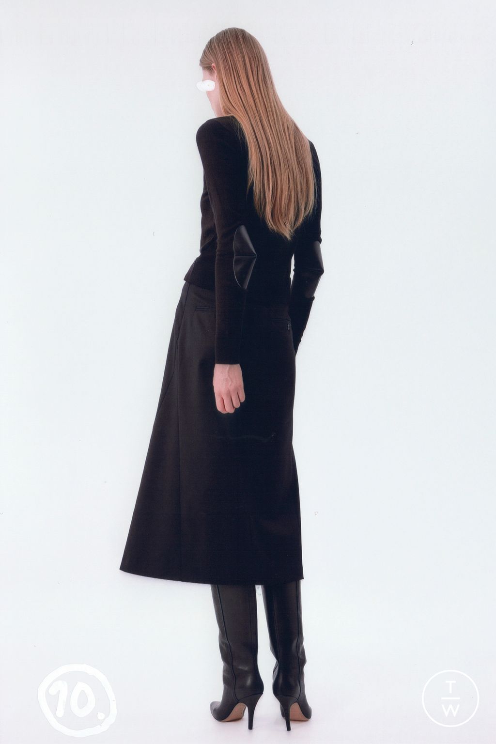 Fashion Week Milan Pre-Fall 2025 look 10 from the MM6 Maison Margiela collection womenswear