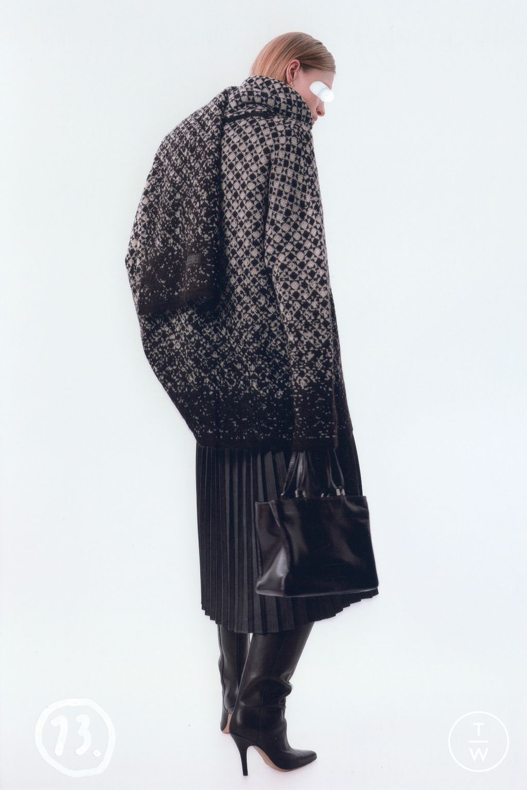 Fashion Week Milan Pre-Fall 2025 look 13 from the MM6 Maison Margiela collection womenswear