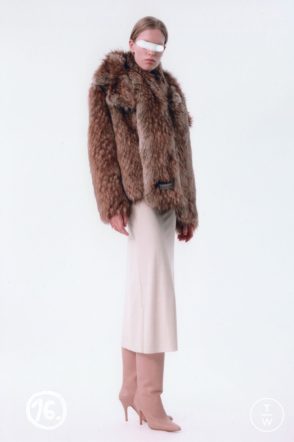 Fashion Week Milan Pre-Fall 2025 look 16 de la collection MM6 Maison Margiela womenswear