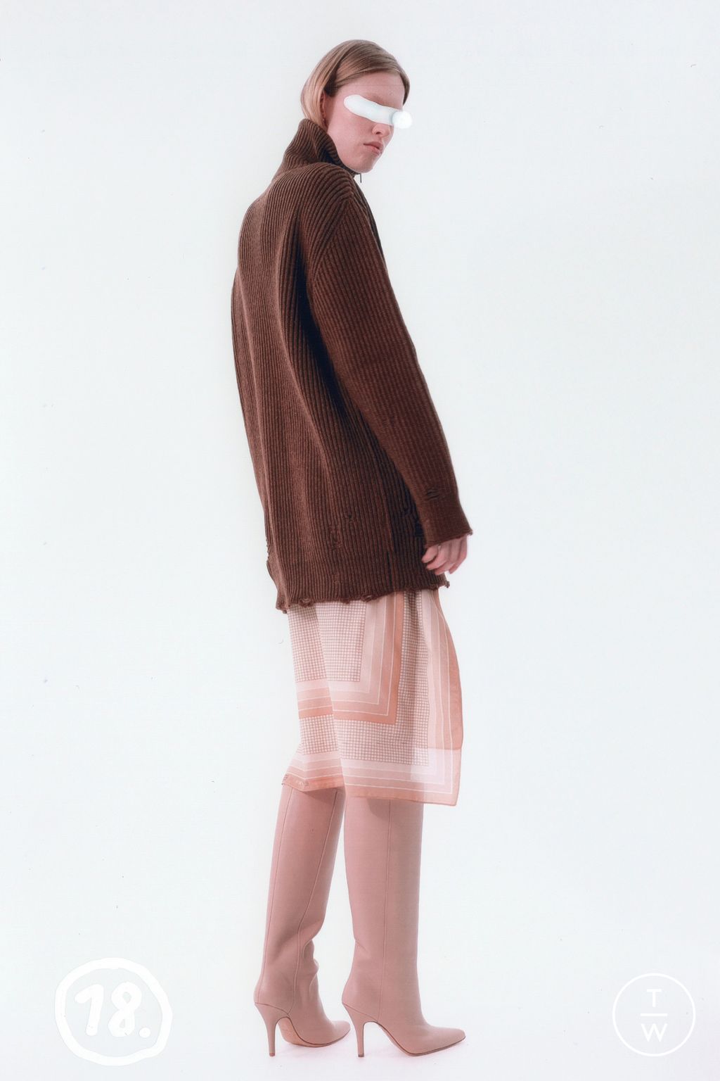 Fashion Week Milan Pre-Fall 2025 look 18 from the MM6 Maison Margiela collection womenswear