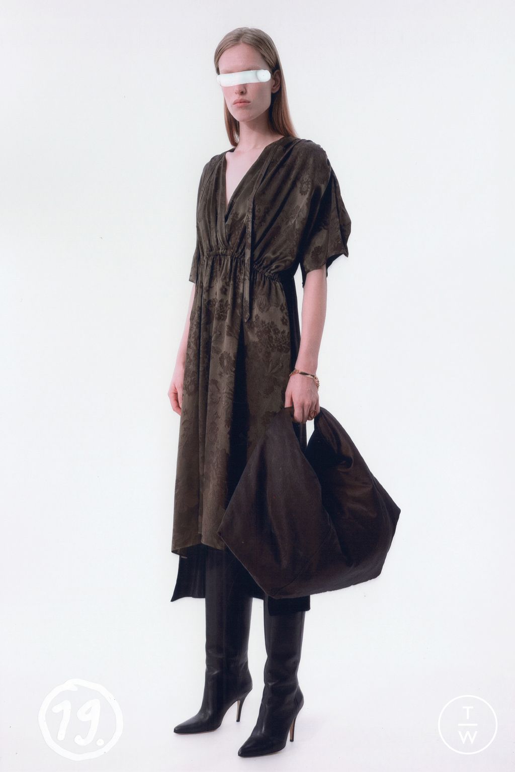 Fashion Week Milan Pre-Fall 2025 look 19 from the MM6 Maison Margiela collection womenswear