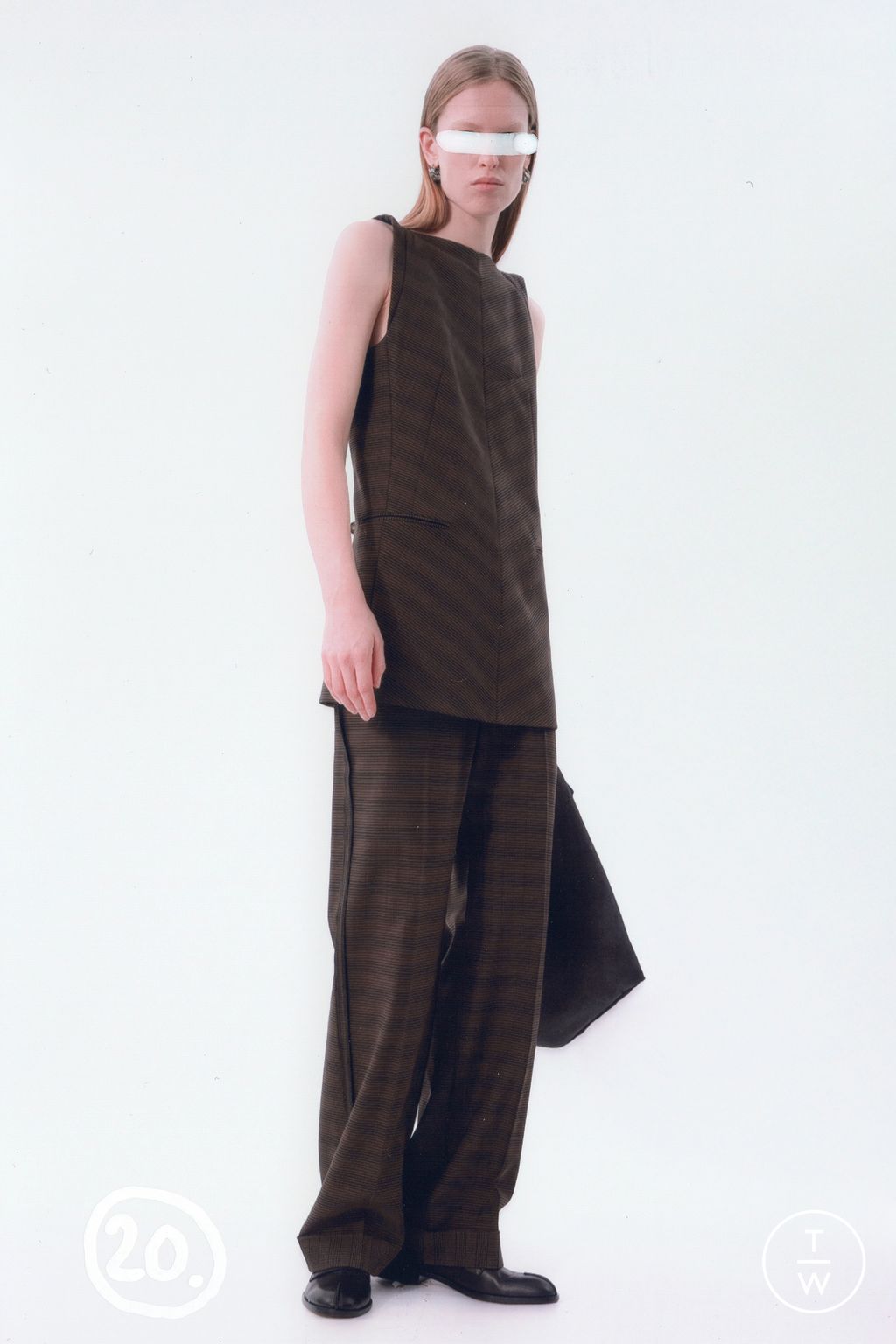 Fashion Week Milan Pre-Fall 2025 look 20 from the MM6 Maison Margiela collection womenswear