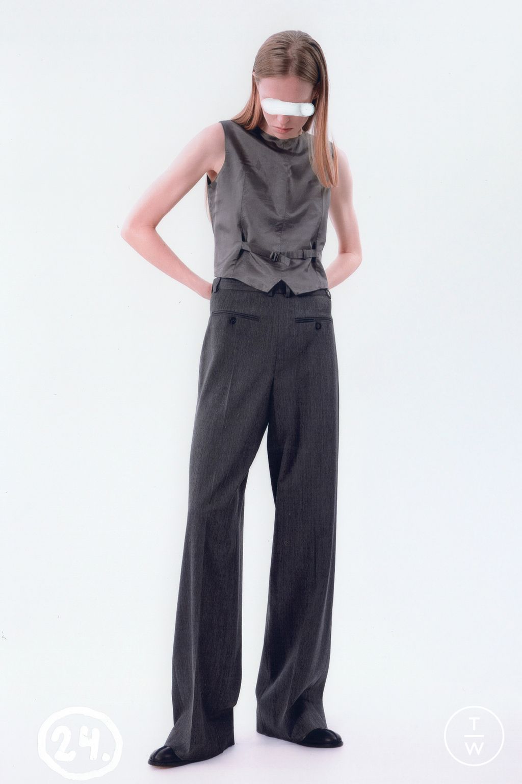 Fashion Week Milan Pre-Fall 2025 look 24 from the MM6 Maison Margiela collection womenswear