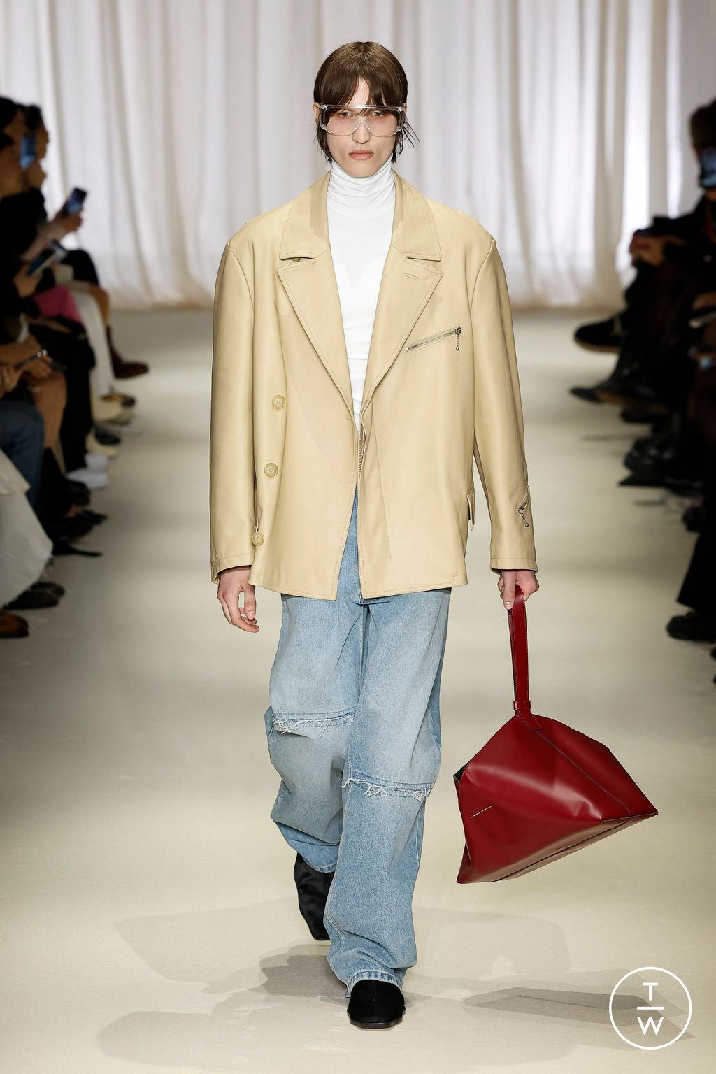 Fashion Week Milan Fall/Winter 2024 look 13 from the MM6 Maison Margiela collection womenswear