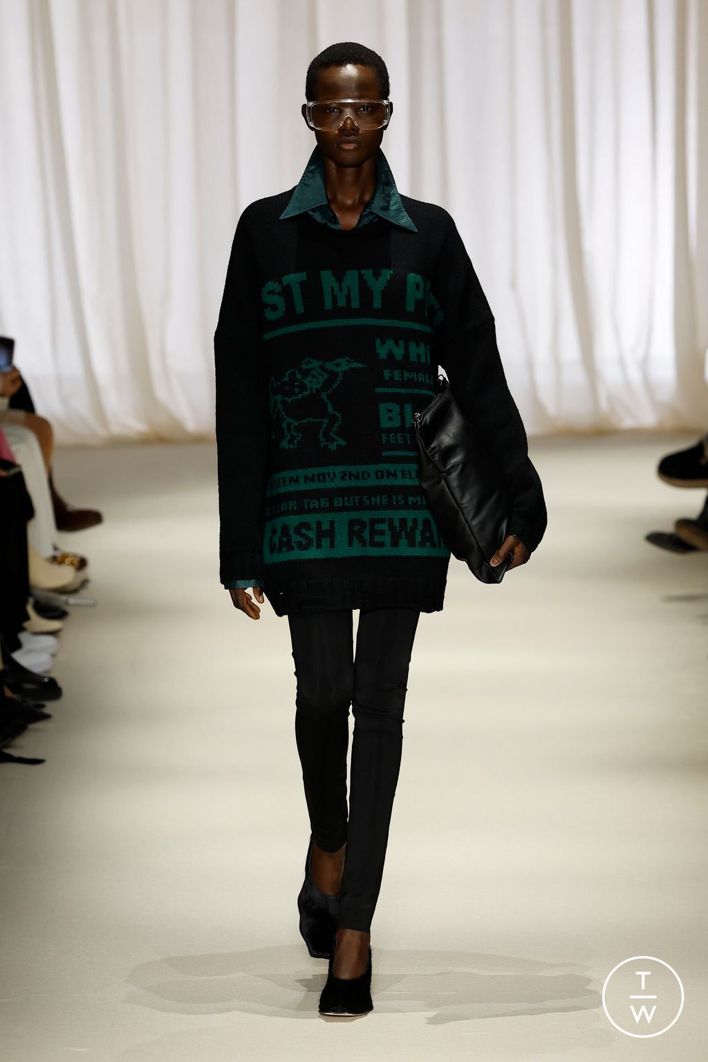 Fashion Week Milan Fall/Winter 2024 look 20 de la collection MM6 womenswear