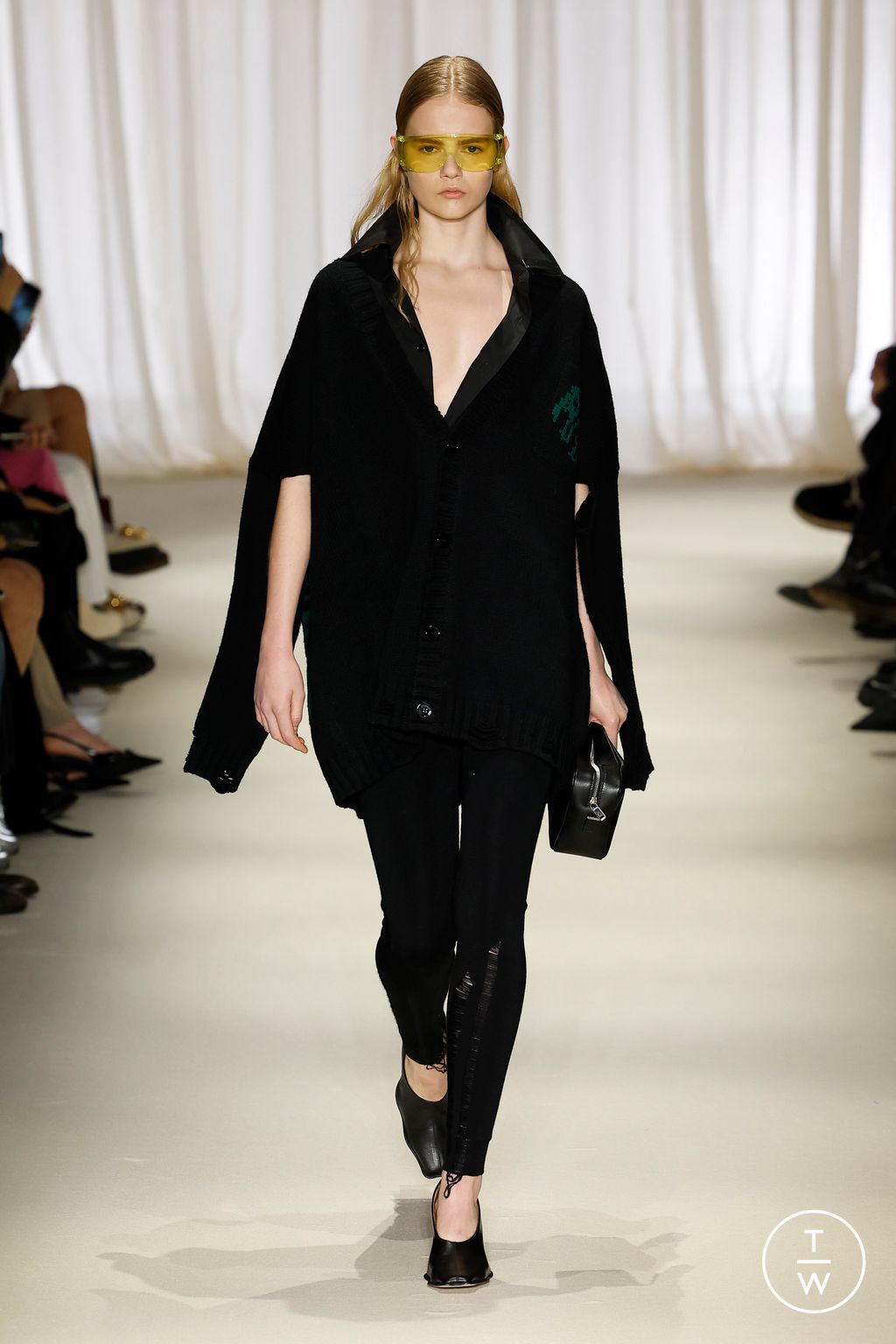 Fashion Week Milan Fall/Winter 2024 look 24 from the MM6 Maison Margiela collection 女装