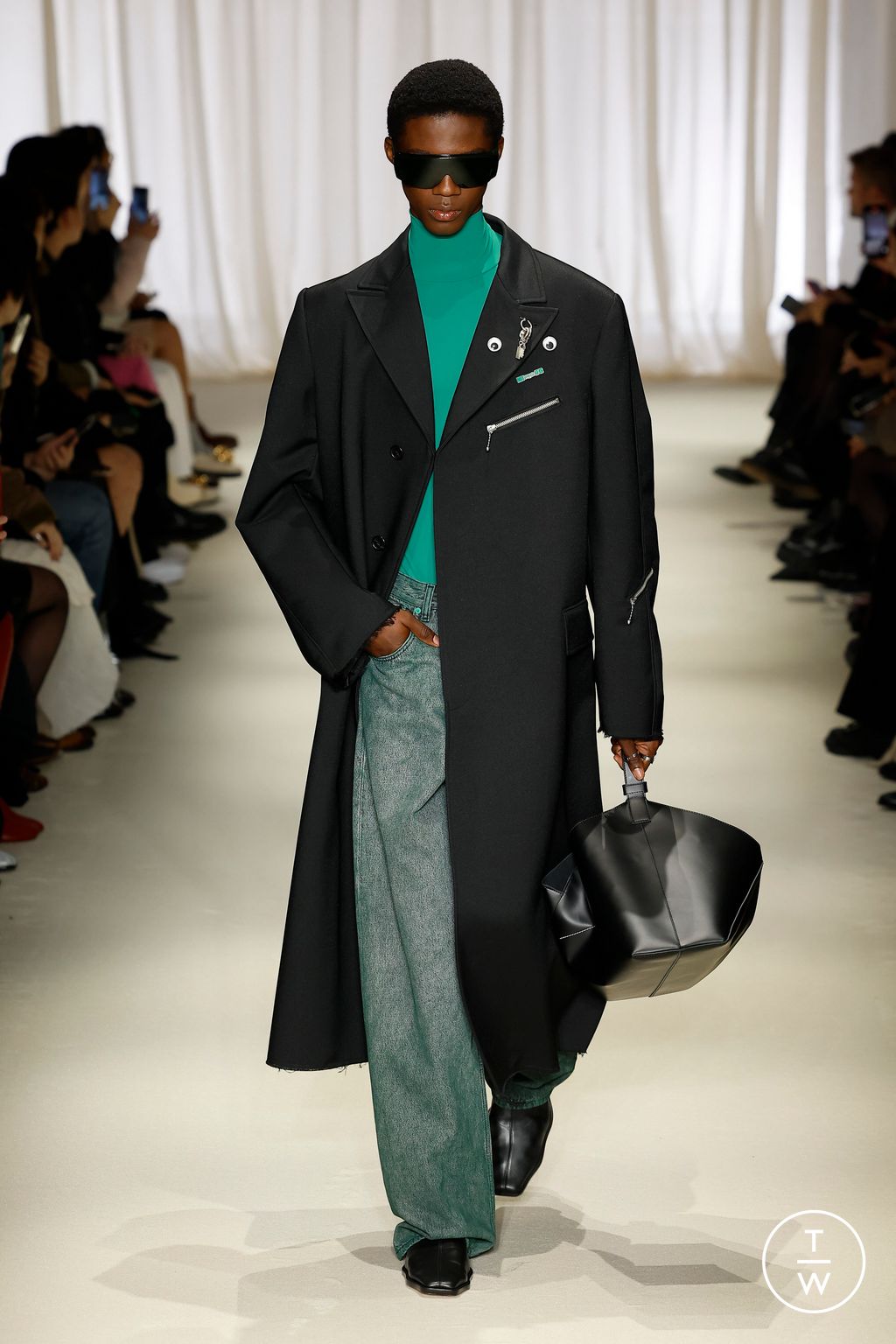 Fashion Week Milan Fall/Winter 2024 look 25 from the MM6 Maison Margiela collection 女装