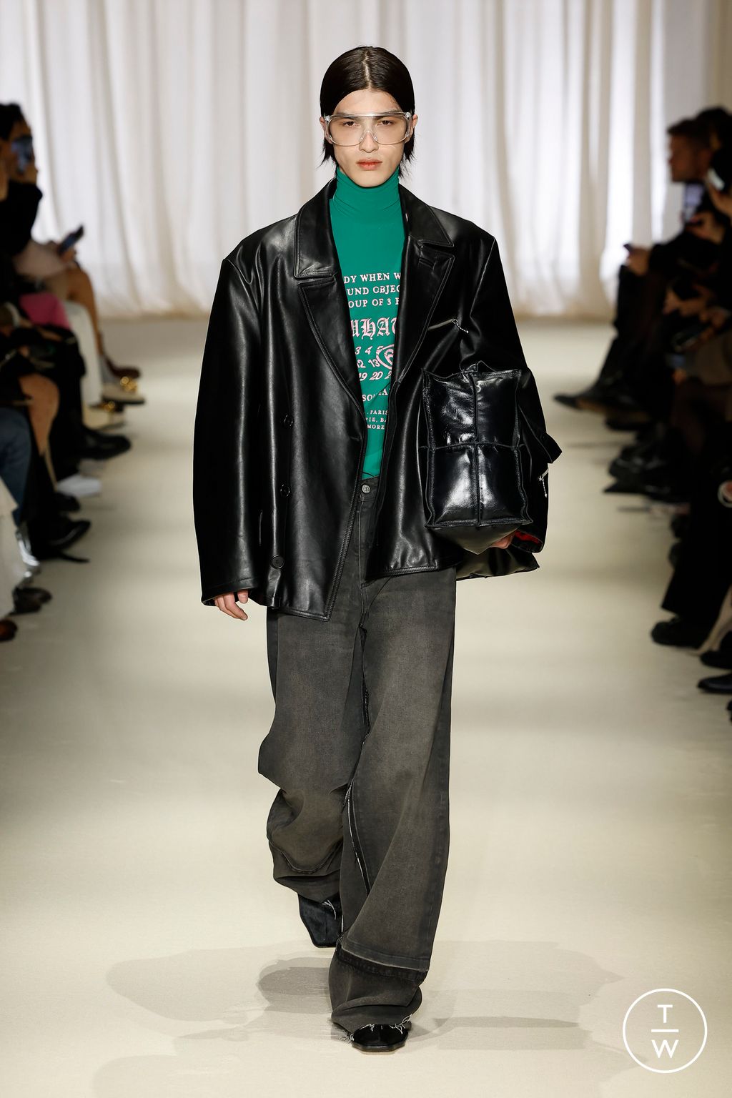 Fashion Week Milan Fall/Winter 2024 look 27 from the MM6 Maison Margiela collection 女装