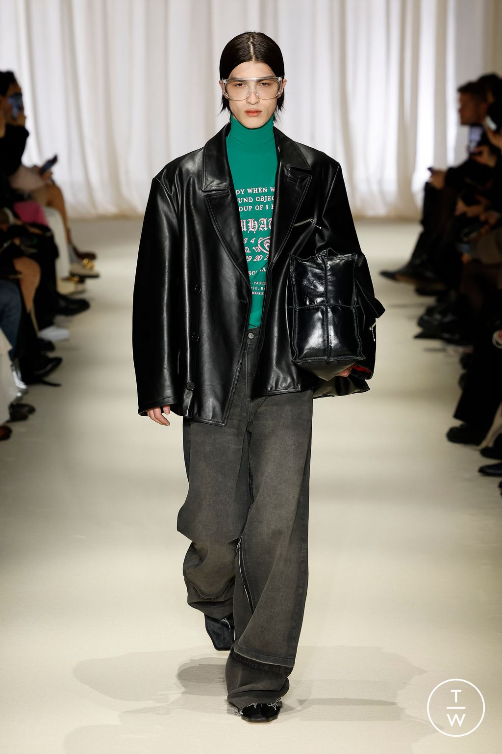 Fashion Week Milan Fall/Winter 2024 look 27 from the MM6 Maison Margiela collection womenswear