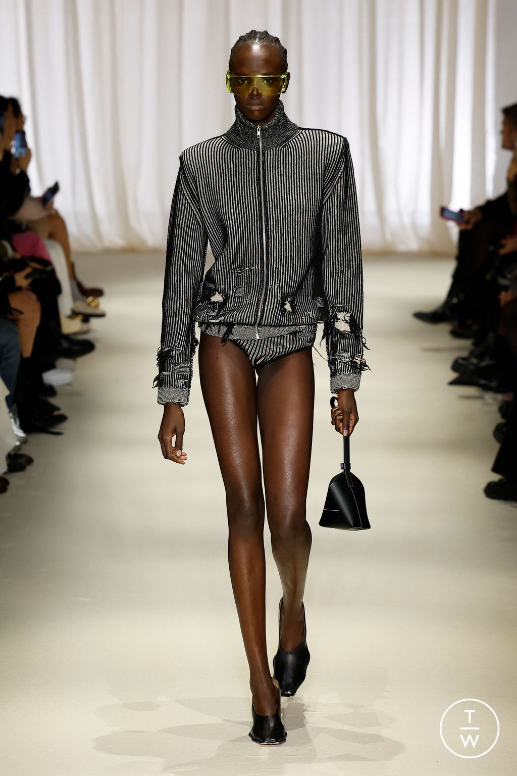 Fashion Week Milan Fall/Winter 2024 look 29 from the MM6 Maison Margiela collection 女装