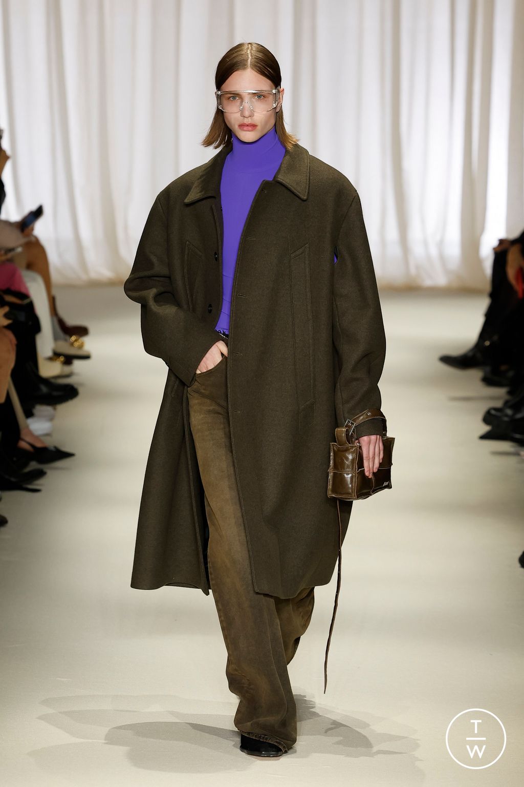 Fashion Week Milan Fall/Winter 2024 look 31 from the MM6 Maison Margiela collection womenswear