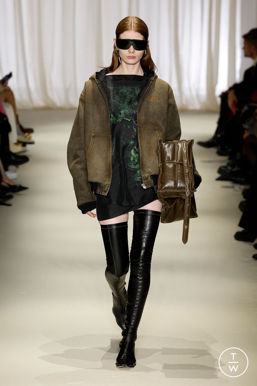 Fashion Week Milan Fall/Winter 2024 look 33 from the MM6 Maison Margiela collection womenswear
