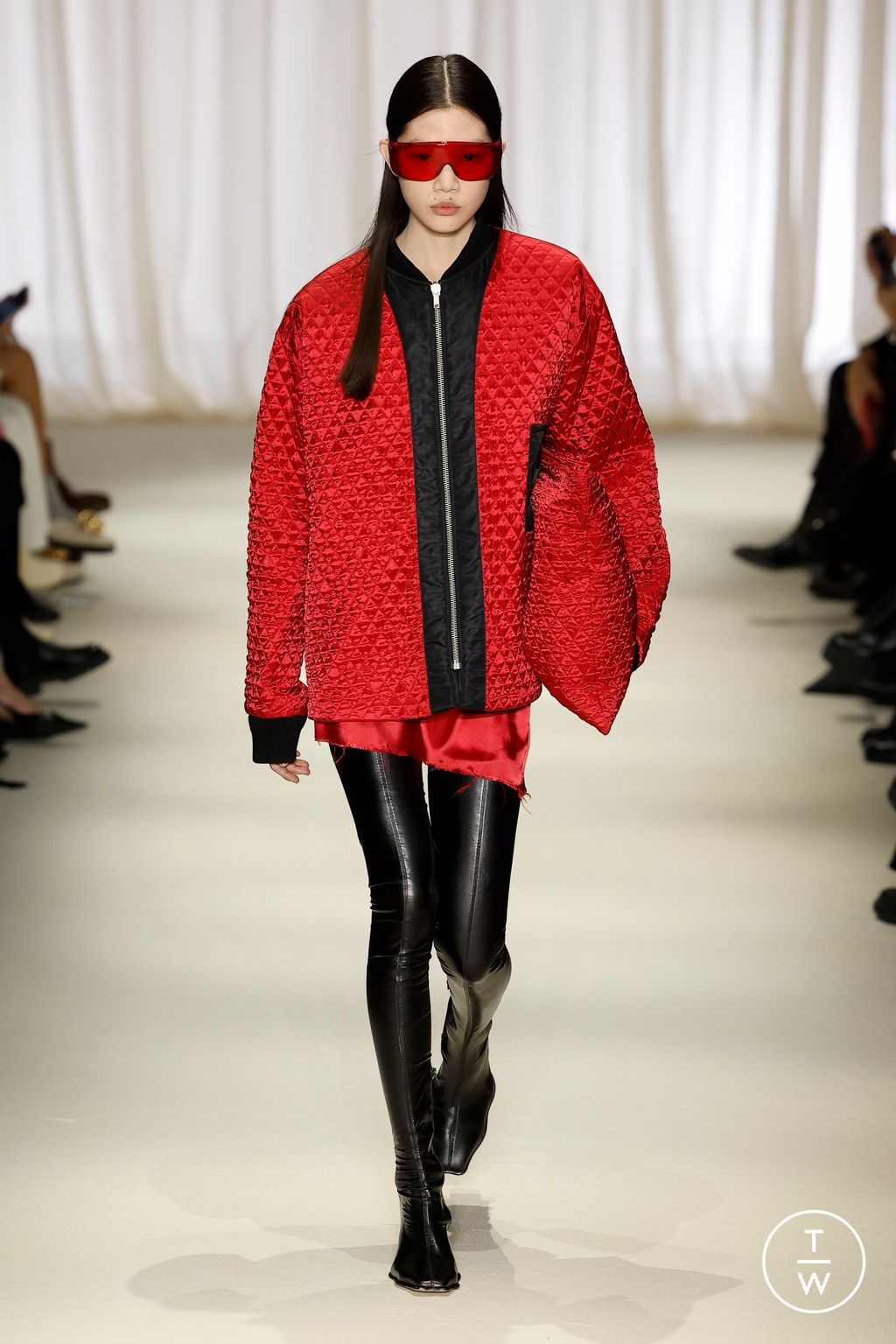 Fashion Week Milan Fall/Winter 2024 look 42 from the MM6 Maison Margiela collection womenswear
