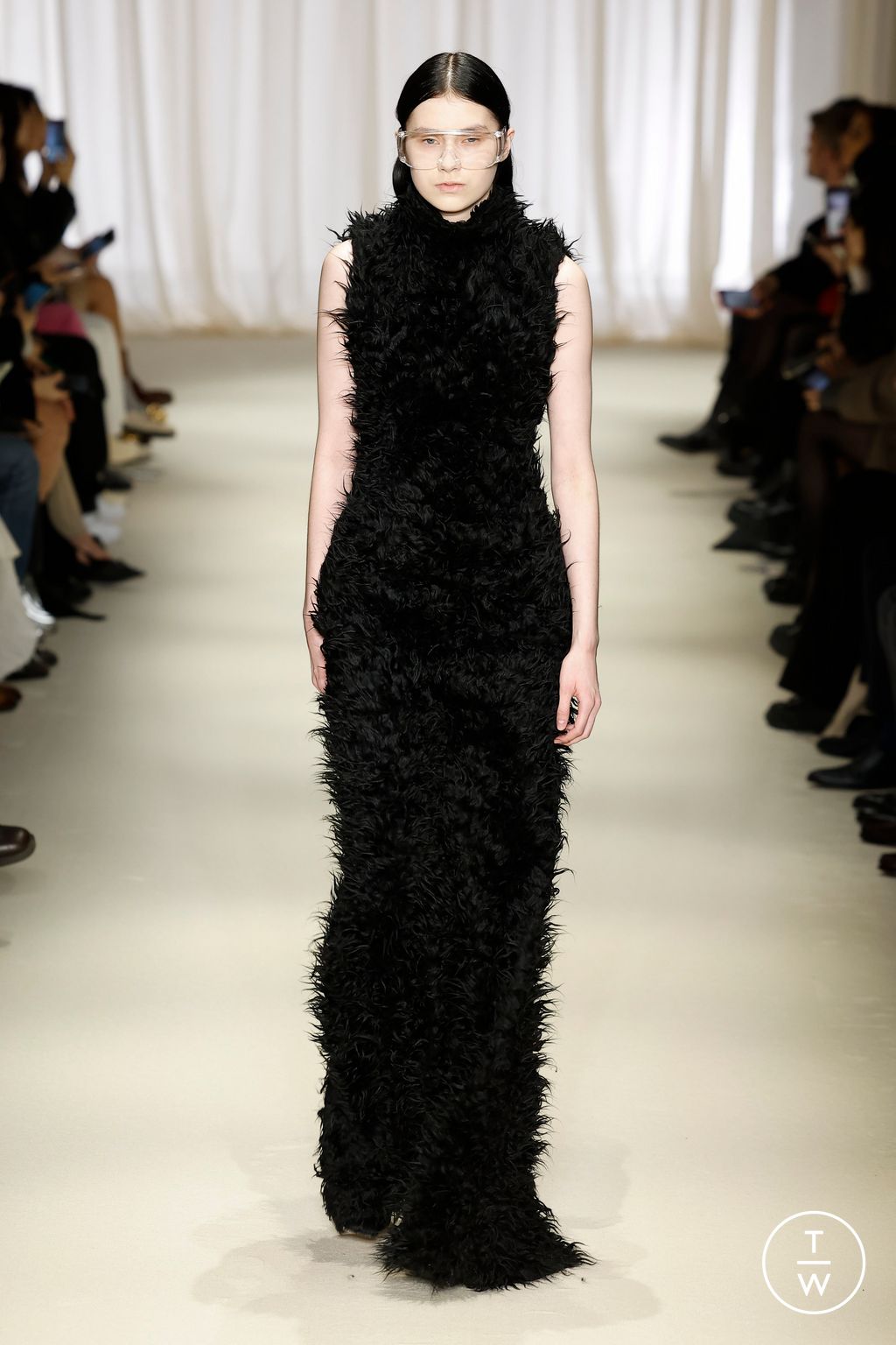 Fashion Week Milan Fall/Winter 2024 look 45 from the MM6 Maison Margiela collection womenswear