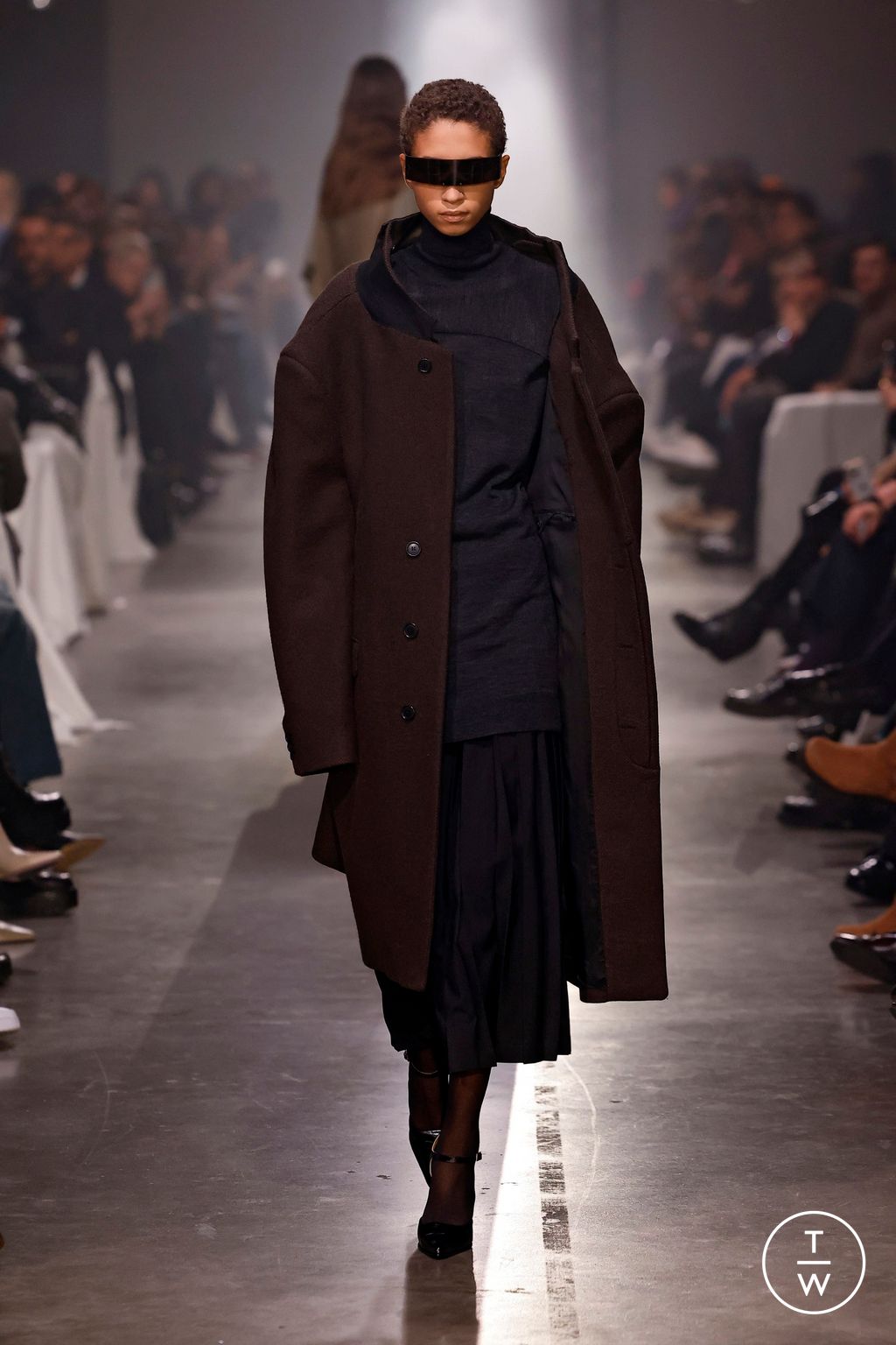 Fashion Week Milan Fall/Winter 2025 look 1 from the MM6 Maison Margiela collection womenswear