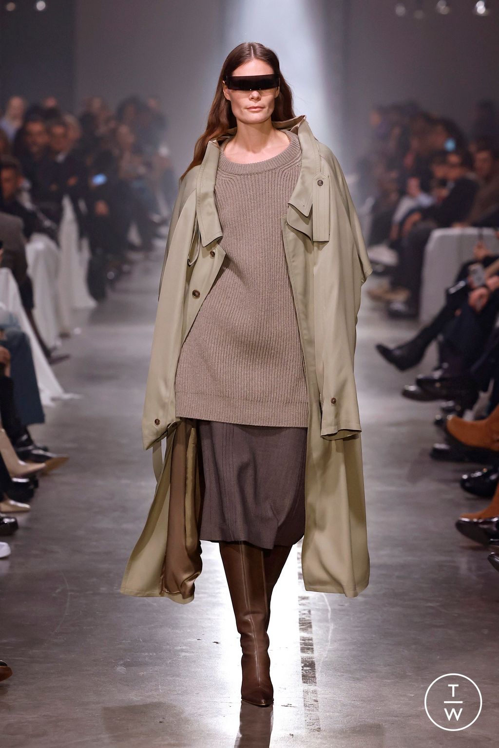 Fashion Week Milan Fall/Winter 2025 look 2 from the MM6 Maison Margiela collection womenswear