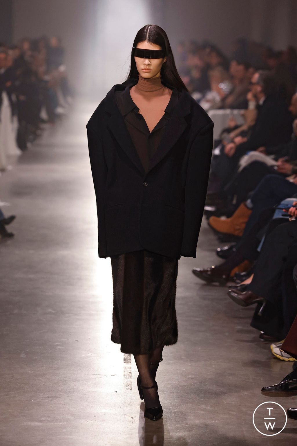 Fashion Week Milan Fall/Winter 2025 look 3 from the MM6 Maison Margiela collection womenswear