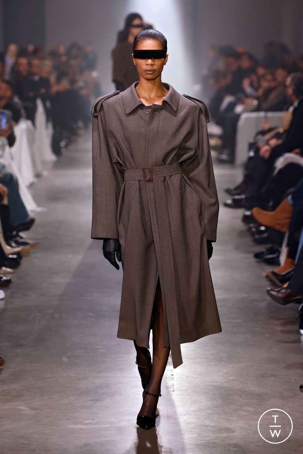 Fashion Week Milan Fall/Winter 2025 look 4 from the MM6 Maison Margiela collection womenswear