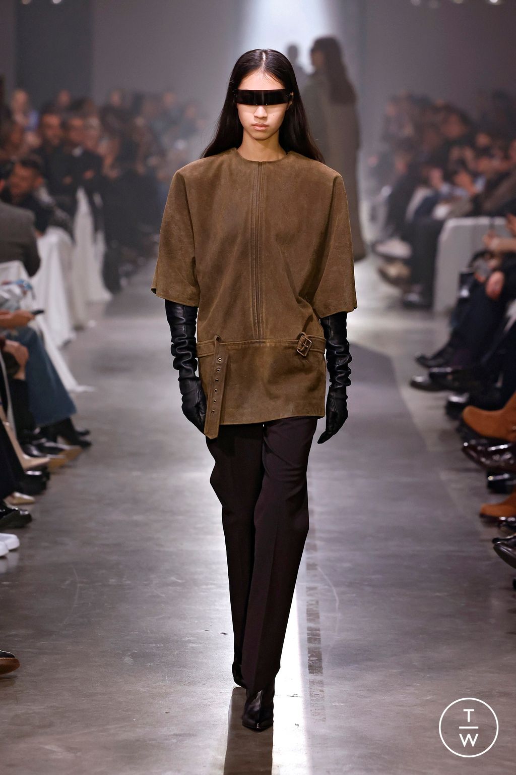 Fashion Week Milan Fall/Winter 2025 look 5 from the MM6 Maison Margiela collection womenswear