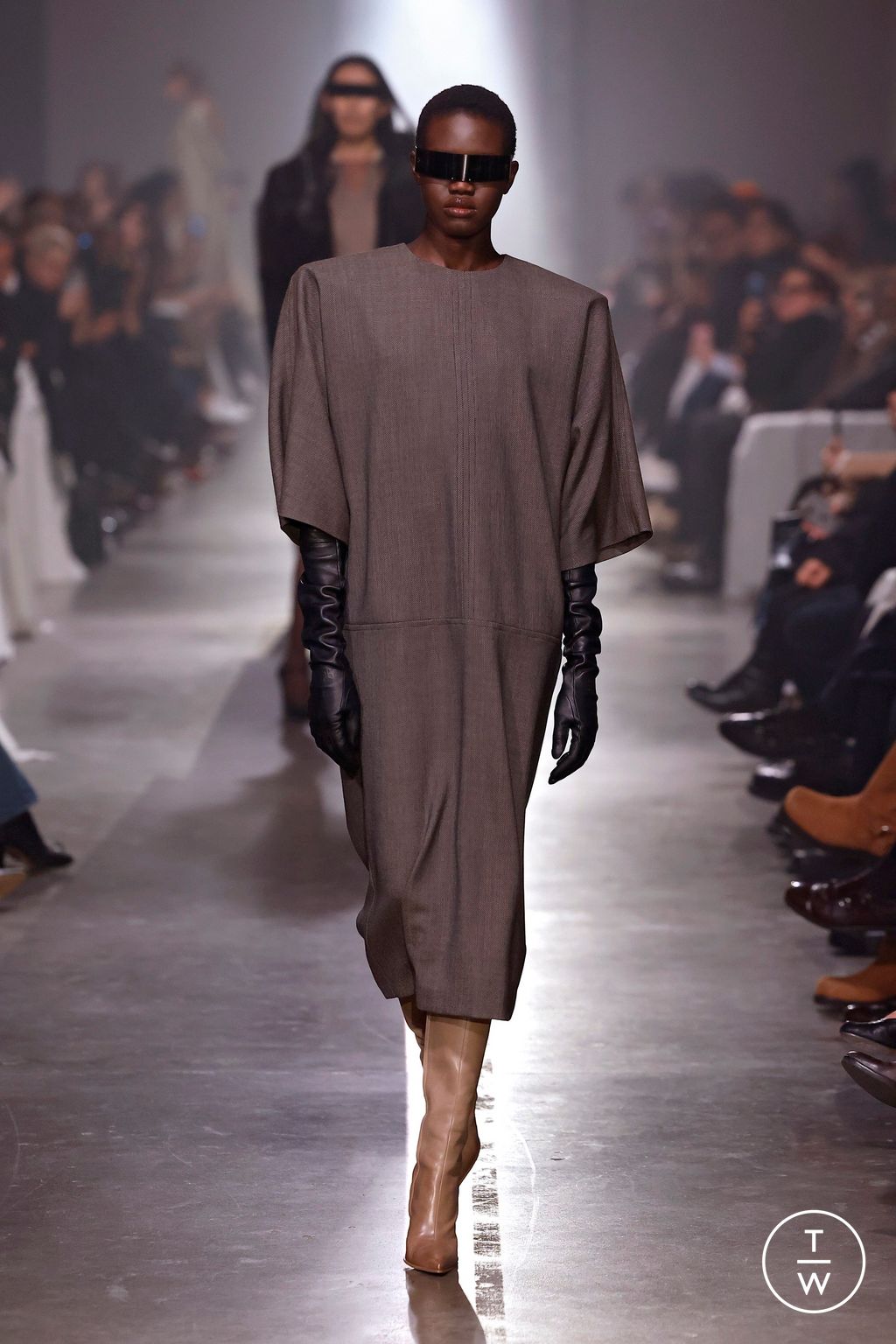 Fashion Week Milan Fall/Winter 2025 look 6 from the MM6 Maison Margiela collection womenswear