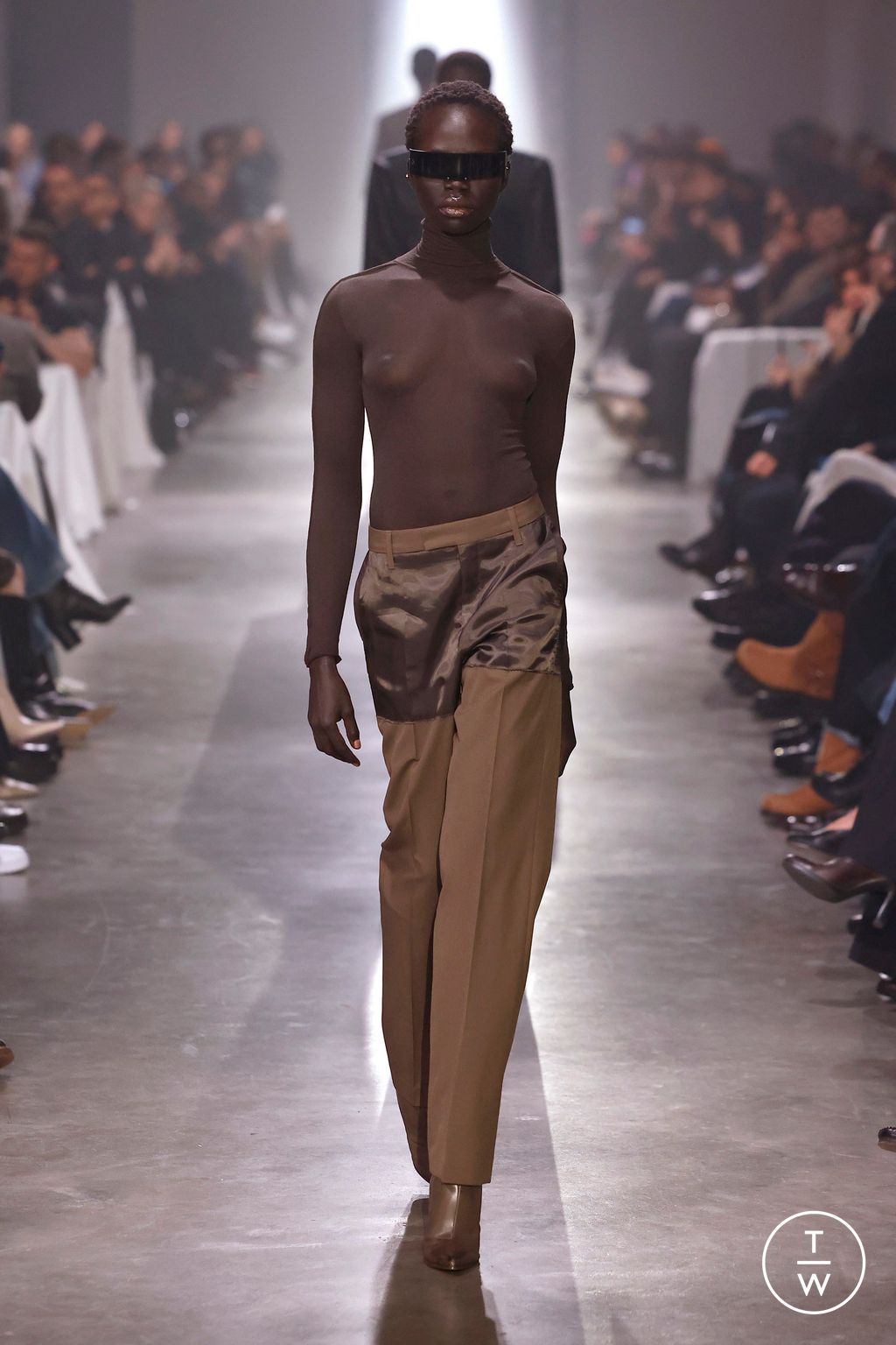 Fashion Week Milan Fall/Winter 2025 look 11 from the MM6 Maison Margiela collection womenswear