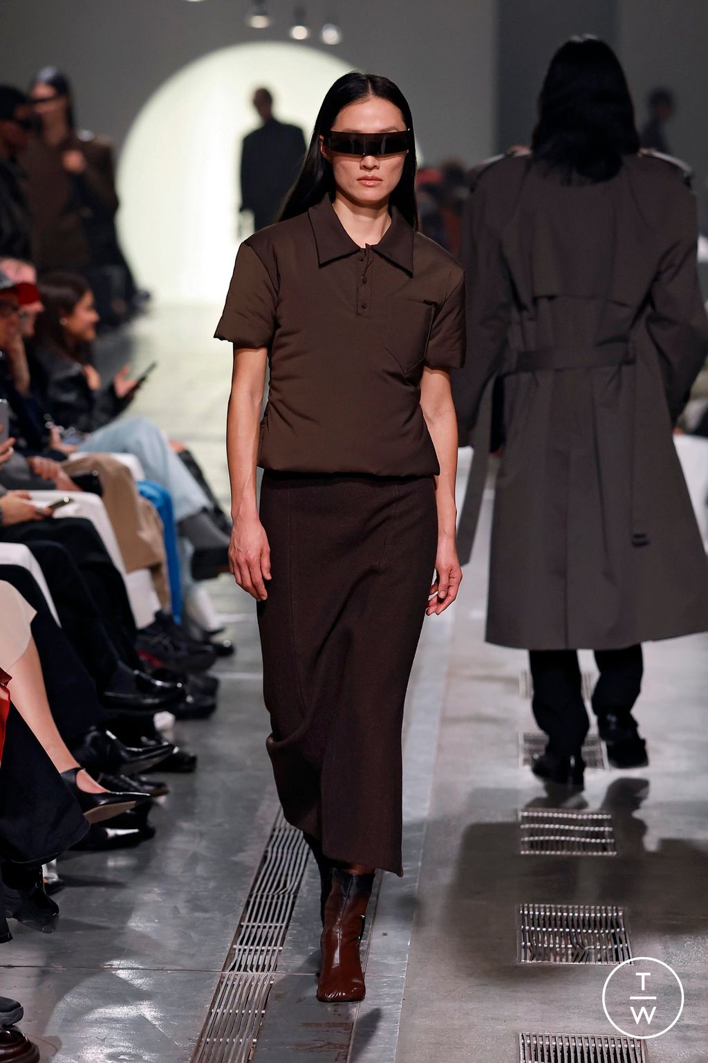 Fashion Week Milan Fall/Winter 2025 look 26 from the MM6 Maison Margiela collection womenswear