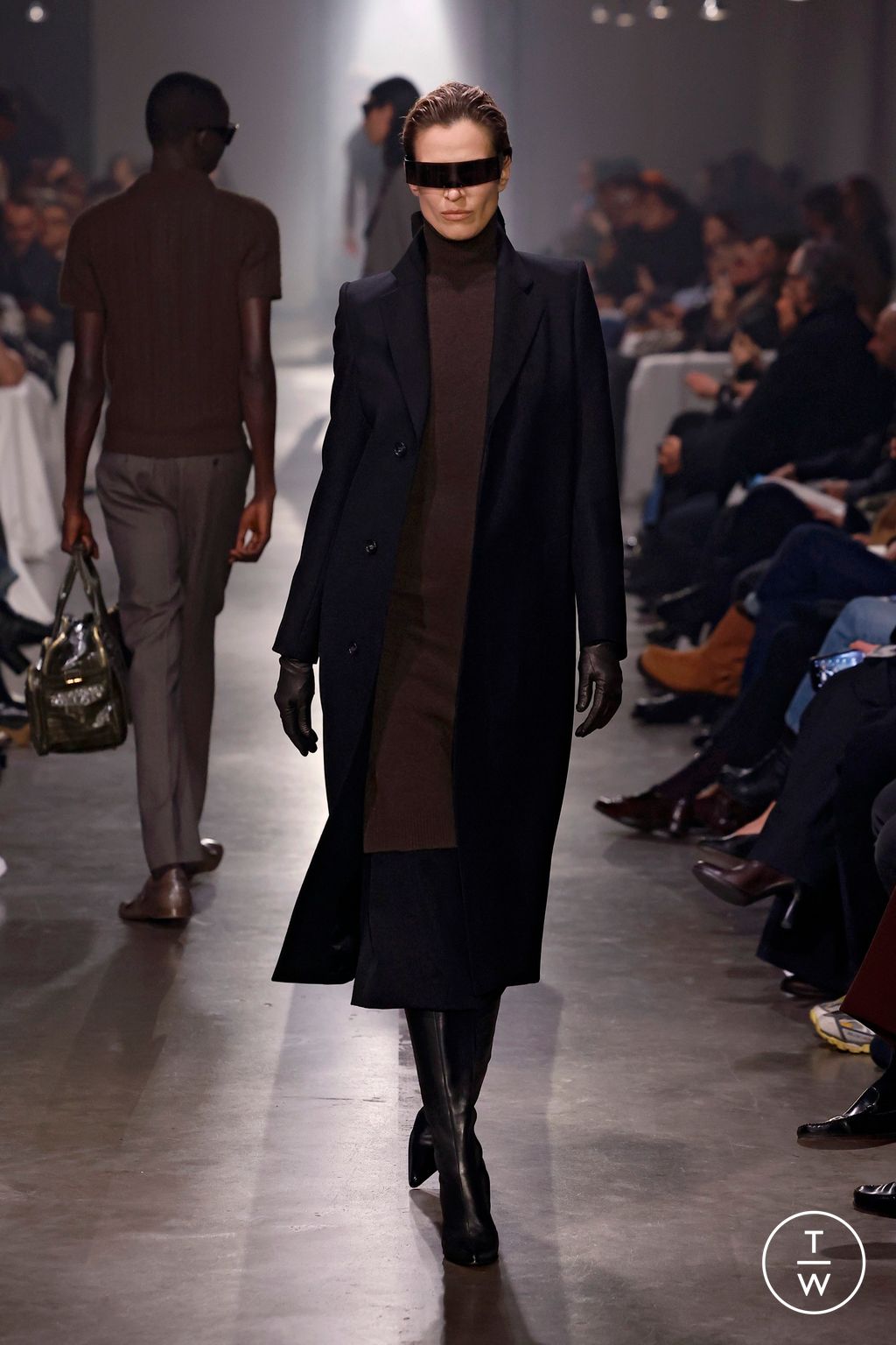 Fashion Week Milan Fall/Winter 2025 look 23 from the MM6 Maison Margiela collection womenswear