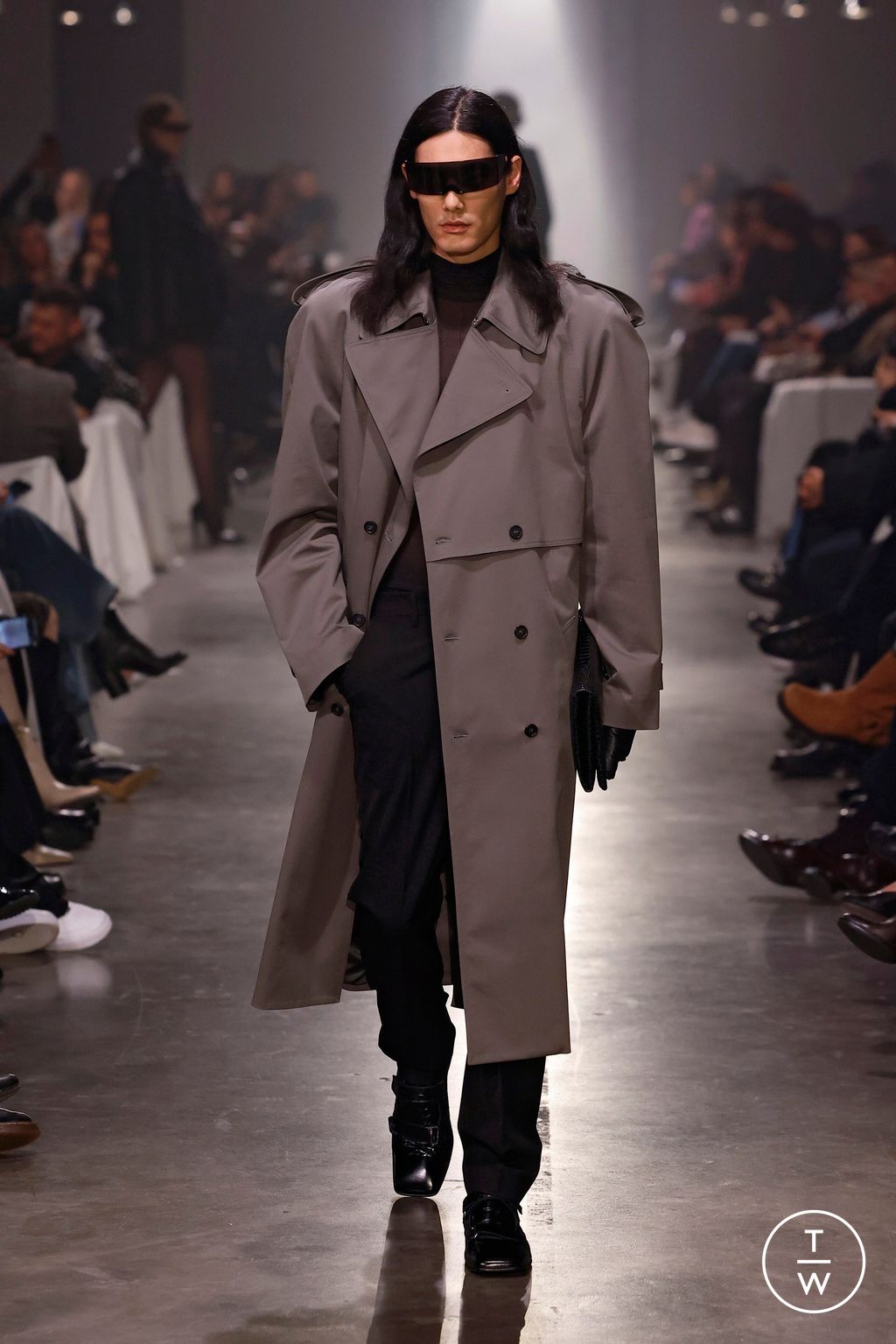 Fashion Week Milan Fall/Winter 2025 look 24 from the MM6 Maison Margiela collection womenswear