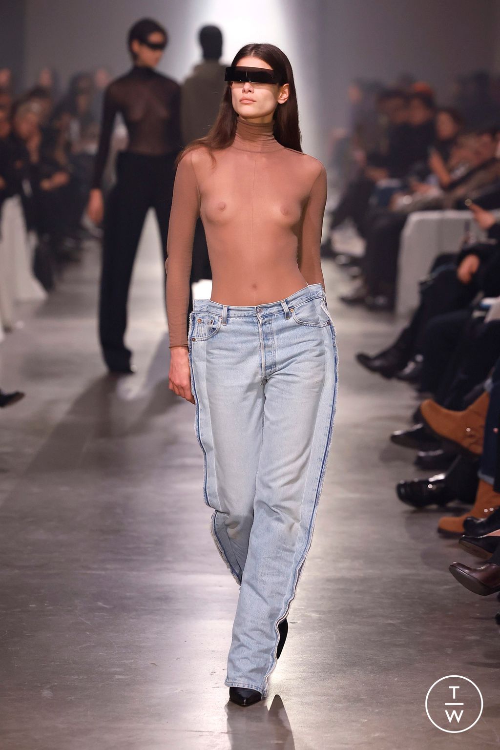 Fashion Week Milan Fall/Winter 2025 look 41 from the MM6 Maison Margiela collection womenswear