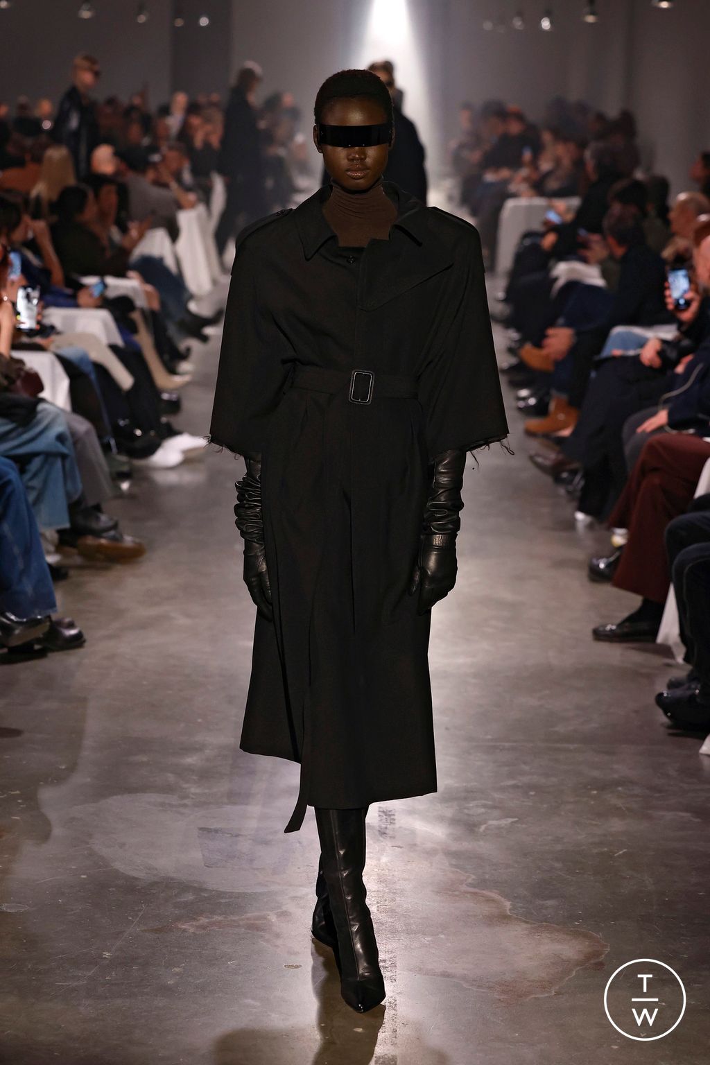 Fashion Week Milan Fall/Winter 2025 look 48 from the MM6 Maison Margiela collection womenswear