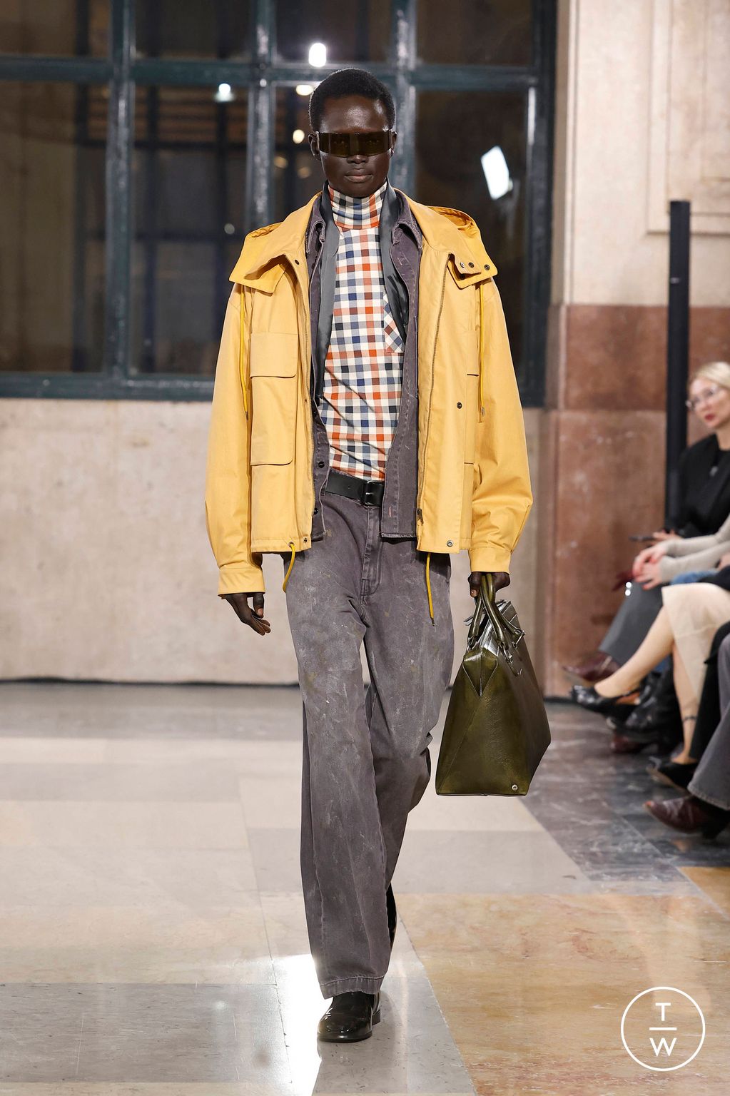 Fashion Week Milan Fall/Winter 2026 look 17 from the MM6 Maison Margiela collection womenswear