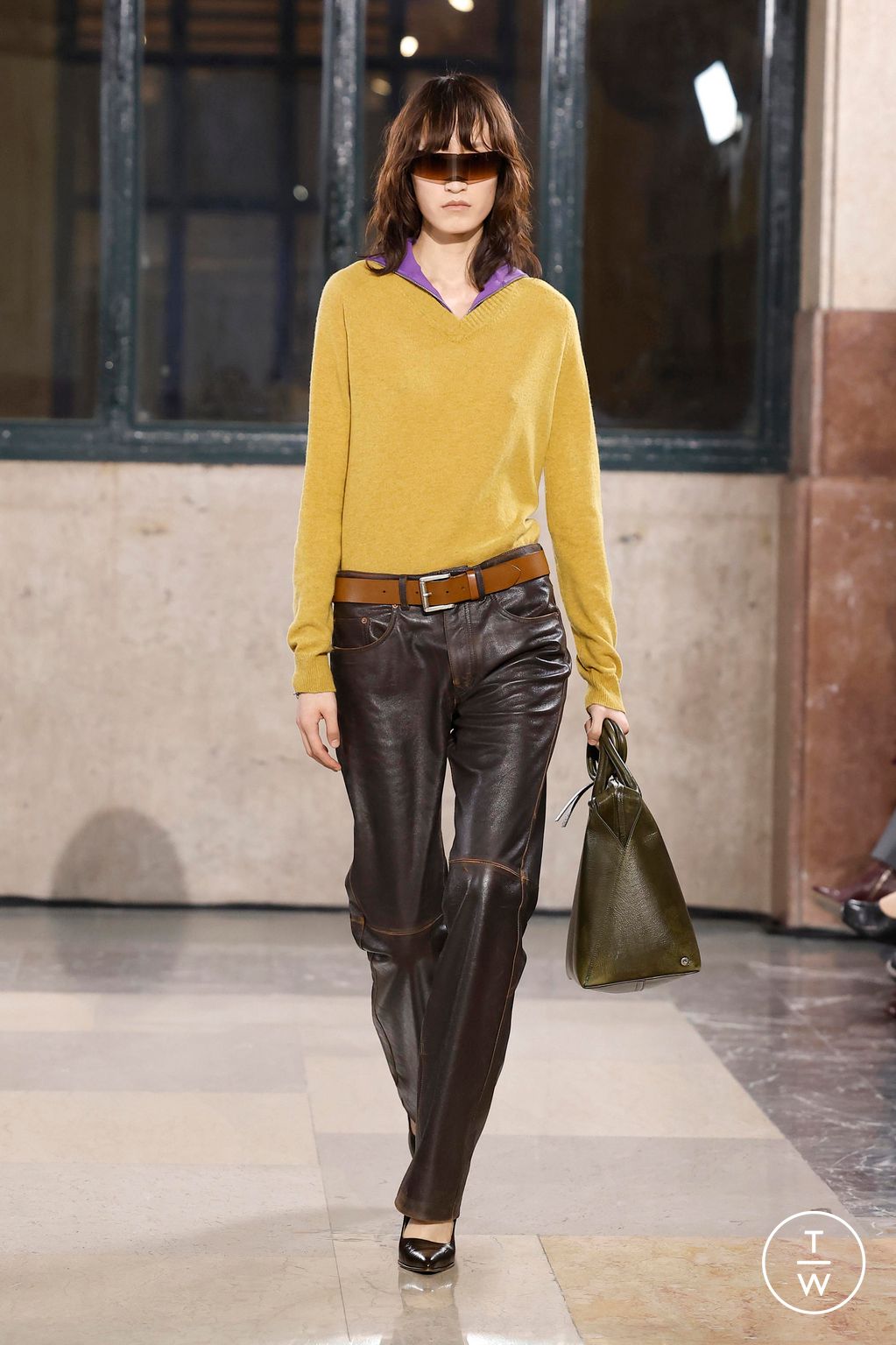 Fashion Week Milan Fall/Winter 2026 look 21 from the MM6 Maison Margiela collection womenswear