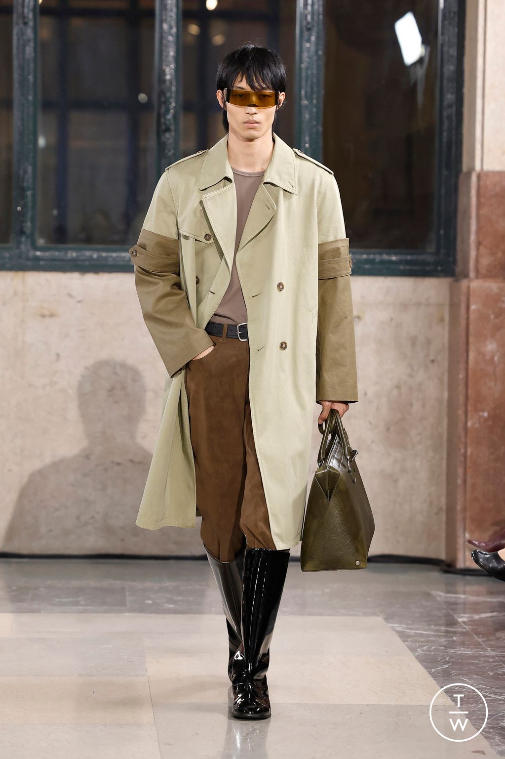 Fashion Week Milan Fall/Winter 2026 look 37 from the MM6 Maison Margiela collection womenswear