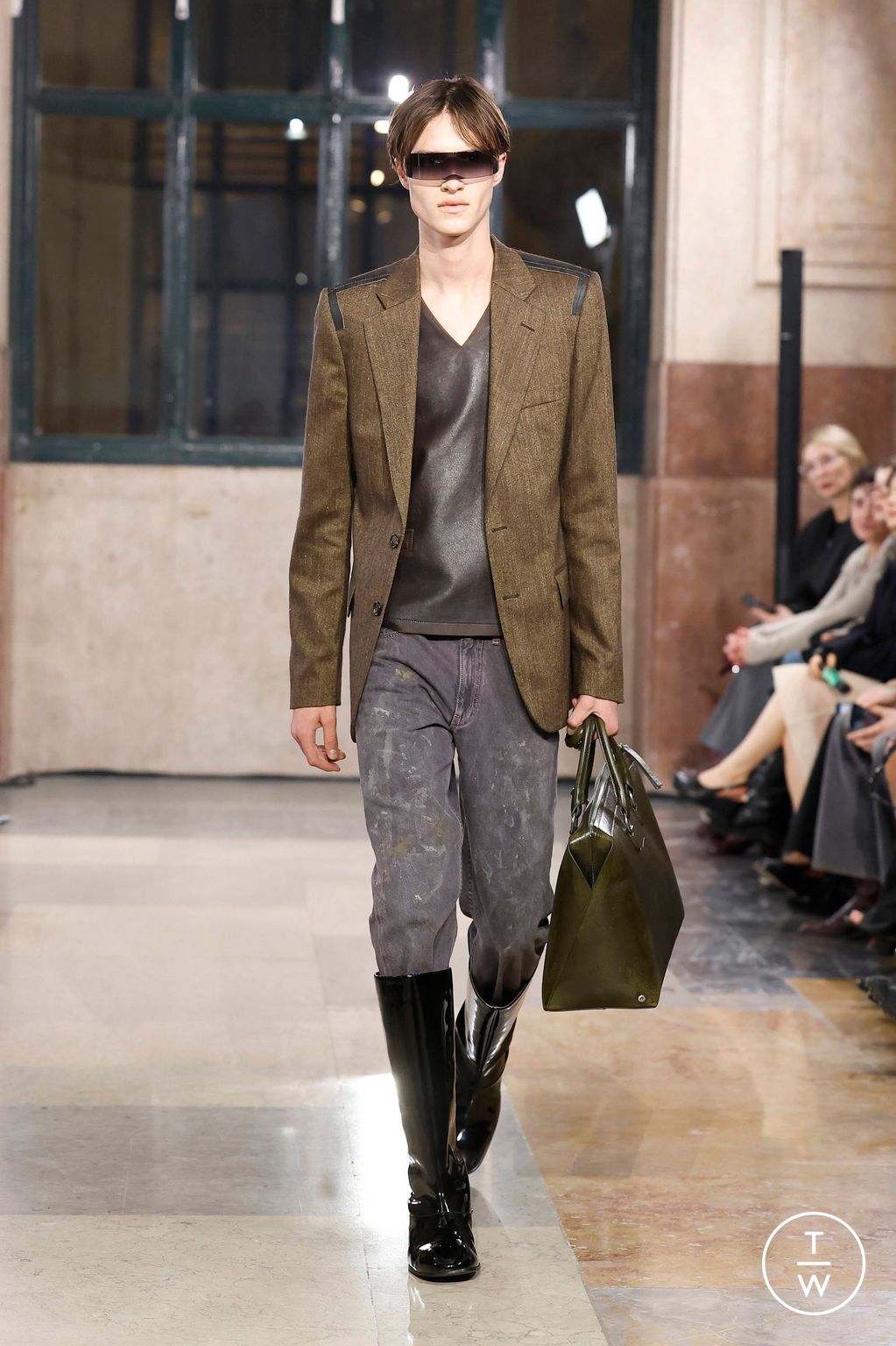 Fashion Week Milan Fall/Winter 2026 look 42 from the MM6 Maison Margiela collection womenswear