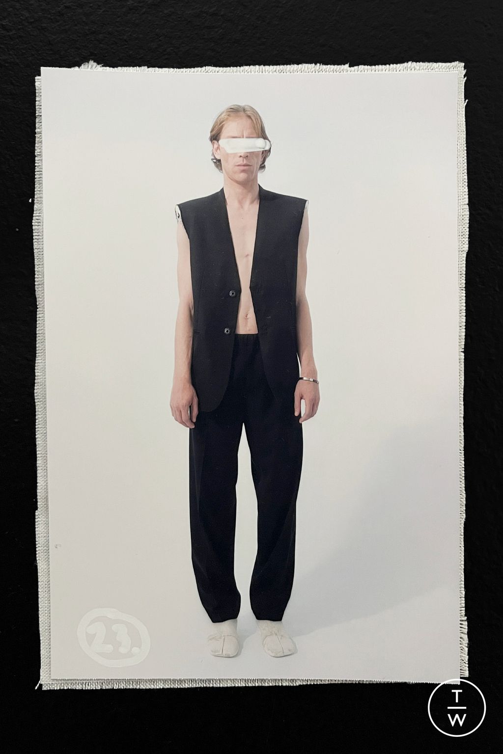 Fashion Week Milan Resort 2025 look 23 from the MM6 Maison Margiela collection menswear