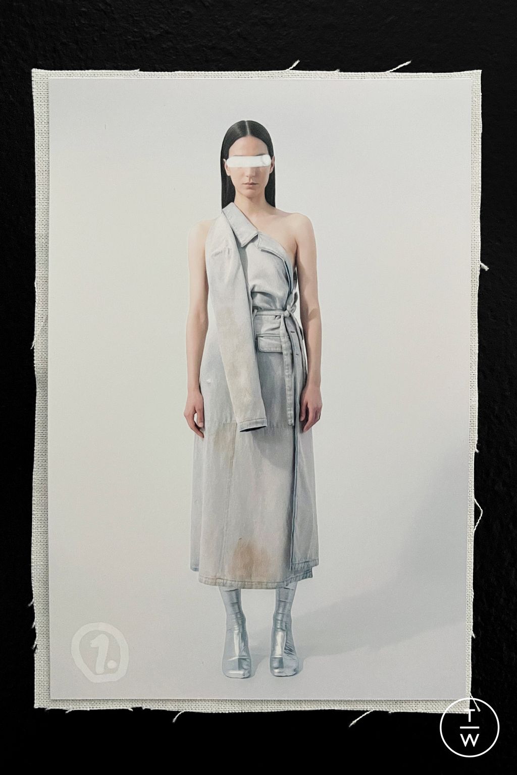 Fashion Week Milan Resort 2025 look 1 from the MM6 collection womenswear