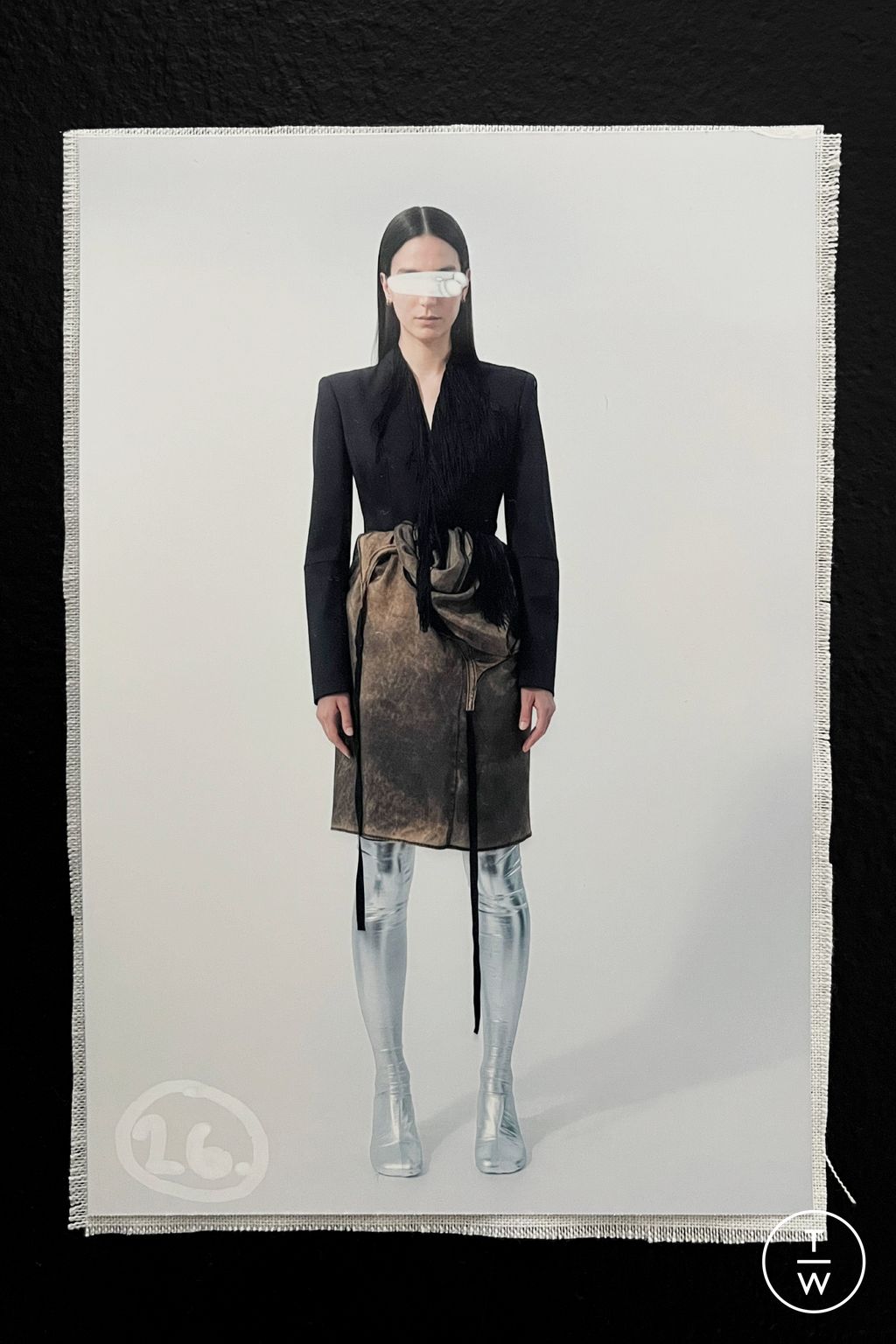 Fashion Week Milan Resort 2025 look 26 from the MM6 collection womenswear